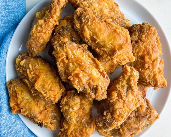 Salted Pepper Chicken Wings 8PC 椒盐炒鸡翅